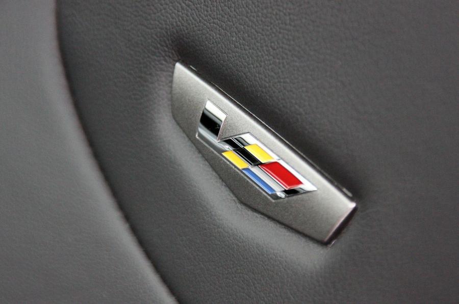  Cadillac CTS-V Sport Wagon 2011 года  (фото 39 из 73)